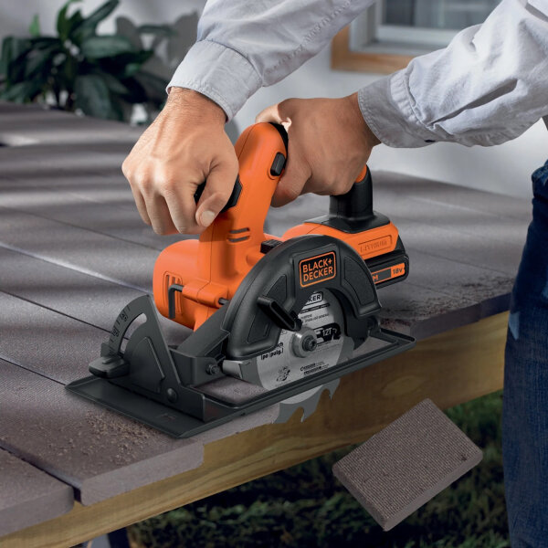 Black+Decker Akku Kreissäge 18 V 140 mm BDCCS18N